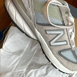 New Balance Gray and White Sneakers with Suede Overlays